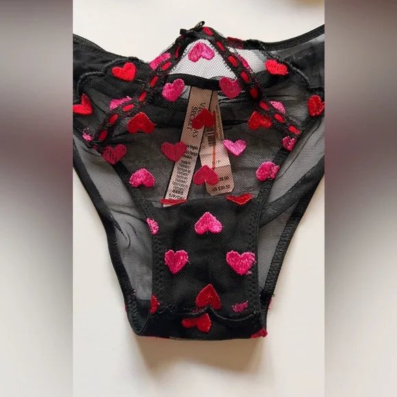 NWT VS bra panty set embroidered hearts valentine 32DD/34C Small - Picture 3 of 5